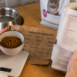 Quelles sont les meilleures croquettes pour chat stérilisé : protéines, fibres et prix au kilo
